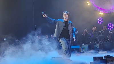 Koncert pun iznenađenja za publiku i Jakova Jozinovića: U toku nastupa dobio nagradu i novu pesmu