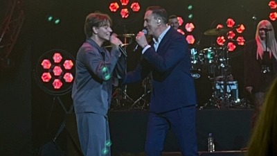 "NACRTAO MU BRKOVE USRED KONCERTA!" Ćetković nasmejao salu do suza, pa Jakovu uputio poruku koja je sve raznežila