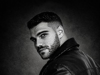 "Ogoljeni" glumci u BDP-u: Fotograf Uroš Gajić predstavio izložbu "Ko sam kada nisam ja"