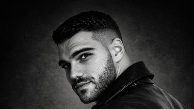 "Ogoljeni" glumci u BDP-u: Fotograf Uroš Gajić predstavio izložbu "Ko sam kada nisam ja"