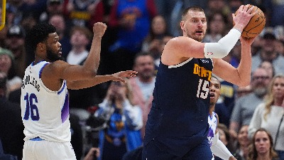 Novi monstruozni tripl-dabl Jokića u velikom preokretu Denvera, zbog trojke koju je pogodio ljudi su se hvatali za glavu (FOTO/VIDEO)