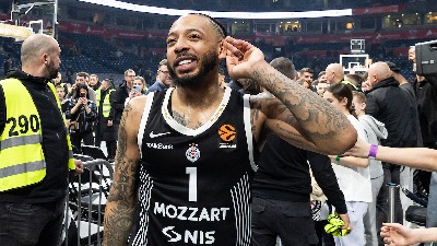 EKSKLUZIVNO: Partizan spremio bogatstvo za Karlika Džonsa, ali pleja ozbiljno želi i evropski velikan!