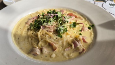 Brza testenina sa slaninom i pavlakom: Gotova za pola sata i savršena za toplije dane