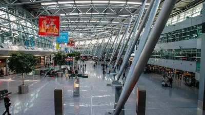 PUTNICI ŠOKIRANI: Na aerodromu OVE ZEMLJE morate potpisati obećanje deci koja žive u njoj