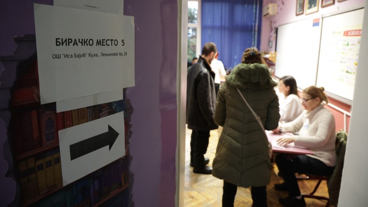 Visoka izlaznost, tenzije i neizvesnost: Ključne poruke lokalnih izbora u Srbiji