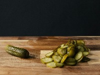 Zašto trudnice obožavaju kisele krastavce: Hormoni i nutritivne potrebe diktiraju želju za hranom