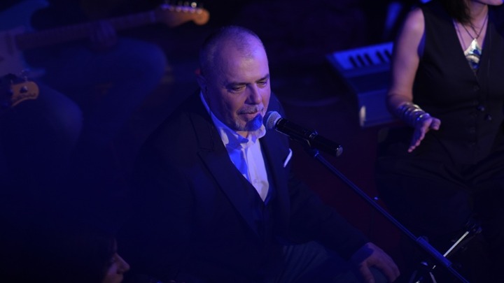 EKSKLUZIVNI IZVEŠTAJ: Nikola Kojo premijerno izveo muzičku predstavu u Srbiji 