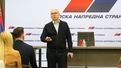 Vučević: Zapaljen automobil člana SNS, blokaderi poručuju ako nisi s nama, možemo i da te ubijemo