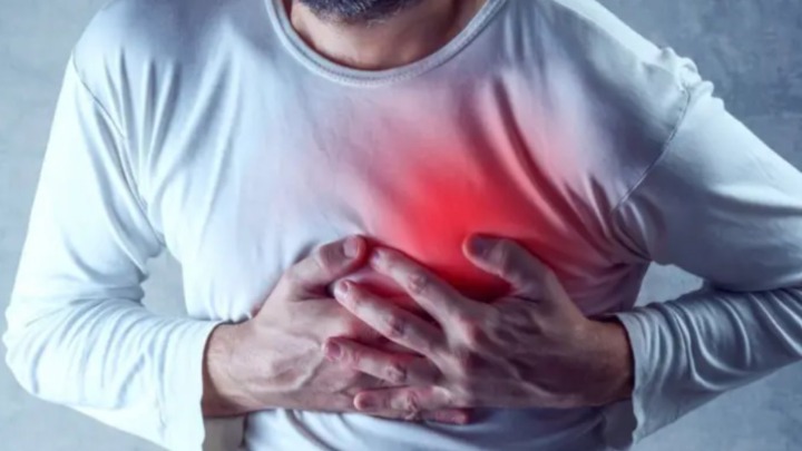 DVOSTRUKU UDARAC ZA SRCE! Profesor dr Petar Otašević ZA DIREKTNO savetuje kako da preživimo nagli pad temperature i letnje računanje vremena