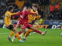 Liverpul se obrukao: "Pukao" od Vulvsa!