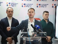 Aleksić: U javnim preduzećima SNS formira izborne štabove, deli kvote za kapilarne glasove