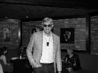 Umro pevač i voditelj Mikan Kozomara