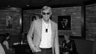 Umro pevač i voditelj Mikan Kozomara