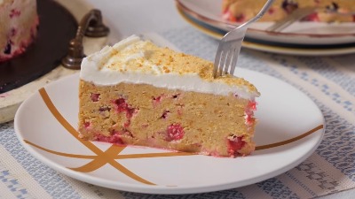 Brza Plazma torta sa šumskim voćem: Slatka poslastica za samo 15 minuta