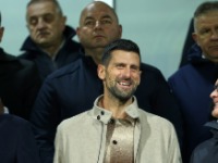 Novak već napustio Srbiju: U društvu Janisa prati crveno-bele, a tu je i Bodiroga (FOTO)