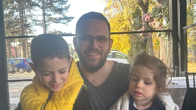 Bratska ljubav duga 5 dana hoda: Otac i sin pešače za Janju