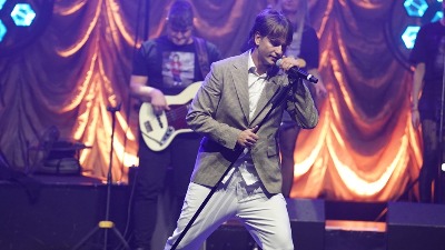 POSLE TONIJA CETINSKOG, NA UDARU JOŠ JEDAN HRVATSKI PEVAČ! Veterani traže da se otkaže i koncert OVOG PEVAČA u Novom Sadu