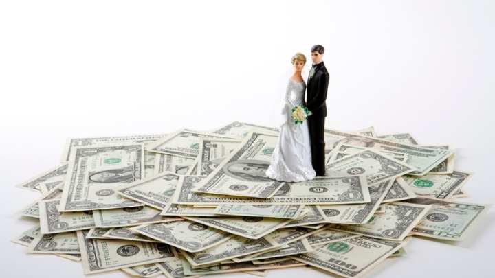 Da li ste stavili dovoljno novca u kovertu? Evo koliko treba da izdvojite za mladence