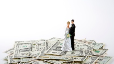 "Kumovi 1.000 evra, gosti minimum 200": Koliko novca je prihvatljivo u koverti na svadbi?