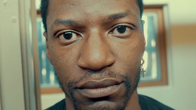 Od glumca do dostavljača - Serija u kojoj je glumio nominovana je za 53 Emi nagrade, a sada podelio selfi u Amazonovoj uniformi