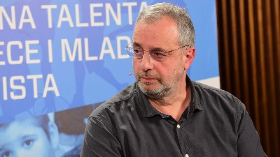 Dr Ranko Rajović upozorava: "Nepoznati ljudi sa društvenih mreža usmeravaju decu (VIDEO)