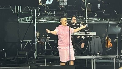 SVETSKI STANDARDI: Do sada neviđena scenografija na koncertu 