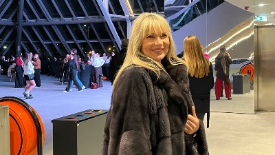 PRVI PUT U JAVNOSTI NAKON ŠTO JE POSTALA BAKA! Suzana Jovanović OTKRILA ZA DIREKTNO ko joj je čestitao rođenje unuke, BRENU NIJE ŽELELA DA KMENTARIŠE! (VIDEO)