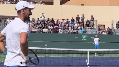 Navijačica zaprosila Đokovića, a onda se javio drugi glas: "On je moj!" (VIDEO)