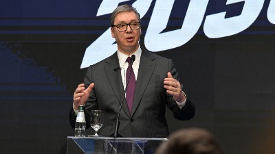 PLATA 1.320 EVRA DO 2030? Ekonomista otkriva šta mora da se desi da bi Vučićev plan uspeo