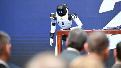 Vučić: Imaćemo prvu fabriku za izradu humanoidnih robota u našoj zemlji