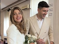 Udala se glumica iz "Radio Mileve": Bila u vezi sa Petrom Strugarom (FOTO)