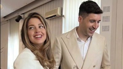 Udala se glumica iz "Radio Mileve": Bila u vezi sa Petrom Strugarom (FOTO)