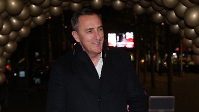 Prosidba pred punom Arenom: Emocije preplavile koncert Sergeja Ćetkovića