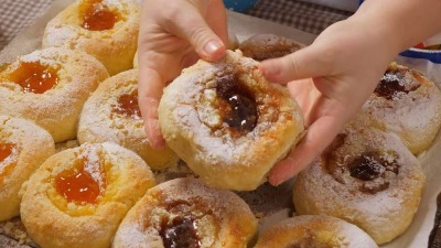 POSNE KROFNE IZ RERNE KOJE SE TOPE U USTIMA: Mekane kao pamuk, a punjene kremastim filom od vanile