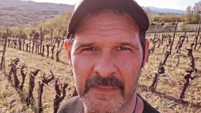 Od reflektora do vinograda: Kubura napustio gradski život i postao pravi seoski domaćin! OVAJ kolega ga podržao u svemu!