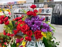 Dečak ostao bez cveća koje je prodavao - mladići izašli iz automobila i SVE MU UZELI!