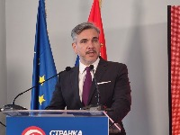 Prof. dr Obradović (SSP): Macut ne može više da bude ni premijer ni profesor.