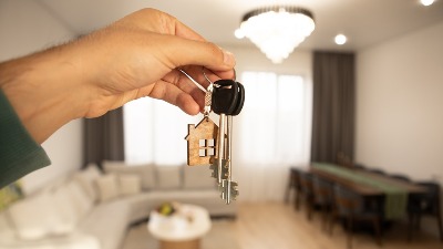 Prodao kuću uz pomoć ChatGPT-a za samo 5 dana i zaradio 100.000 dolara više od procene agenata (VIDEO)