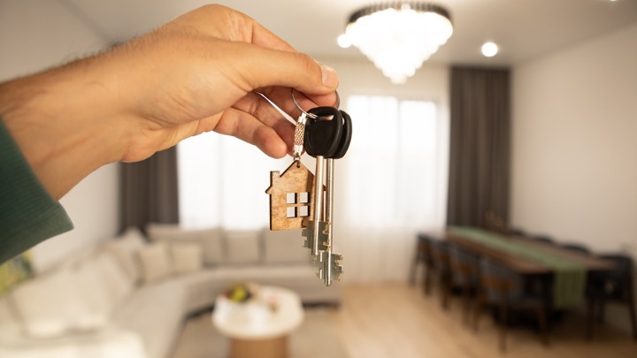 Prodao kuću uz pomoć ChatGPT-a za samo 5 dana i zaradio 100.000 dolara više od procene agenata (VIDEO)