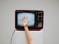 "CRNO-BELI SVET" JE STIGAO: Istina koju je pesma nagovestila pre 36 godina