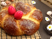 Najlepša VASKRŠNJA POGAČA koja se topi u ustima: Hrskava spolja, iznutra mekana kao duša 