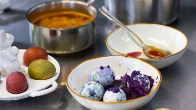 Ne bacajte šerpe posle farbanja jaja: Ovaj trik ih vraća u život