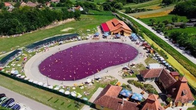 NIJE MORE, ALI JESTE ČUDO: U Srbiji postoji roze jezero koje leči telo