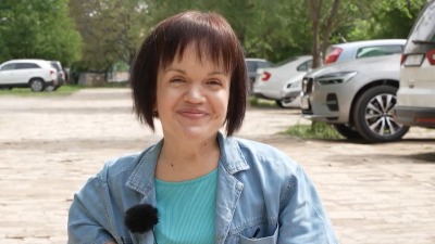 KAD SRCE NADMAŠI CENTIMETRE: Najniža žena u Srbiji, sa najvećim srcem!