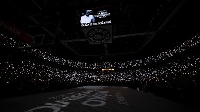 Oproštaj kakav dolikuje legendi: Arena je plakala - Partizan se oprostio od Vujoševića (VIDEO)