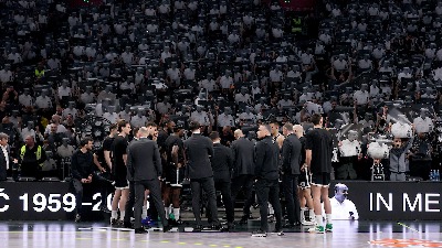 Navijači Partizana žestoko udarili na Mijailovića, grmelo u Areni: "Ostoja, odlazi" (VIDEO)