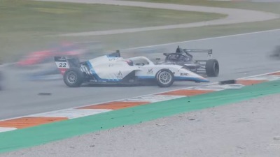 (VIDEO) Stravičan lančani sudar u Valensiji: Srpski vozač udaren na stazi - ovo su svi detalji