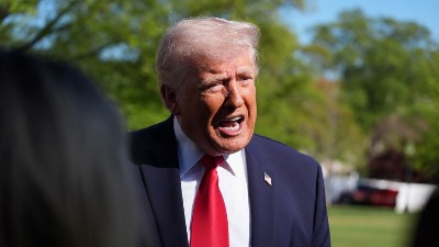 "Mogao bih da uništim Iran za sat vremena": Tramp ponovo preti