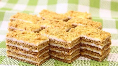 Brze Medovik kocke: Sočan kolač sa medom koji uspeva bez puno muke