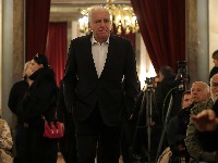 Željko Obradović vidno potresen stigao na komemoraciju Vujoševiću, evo do koga je seo (FOTO)